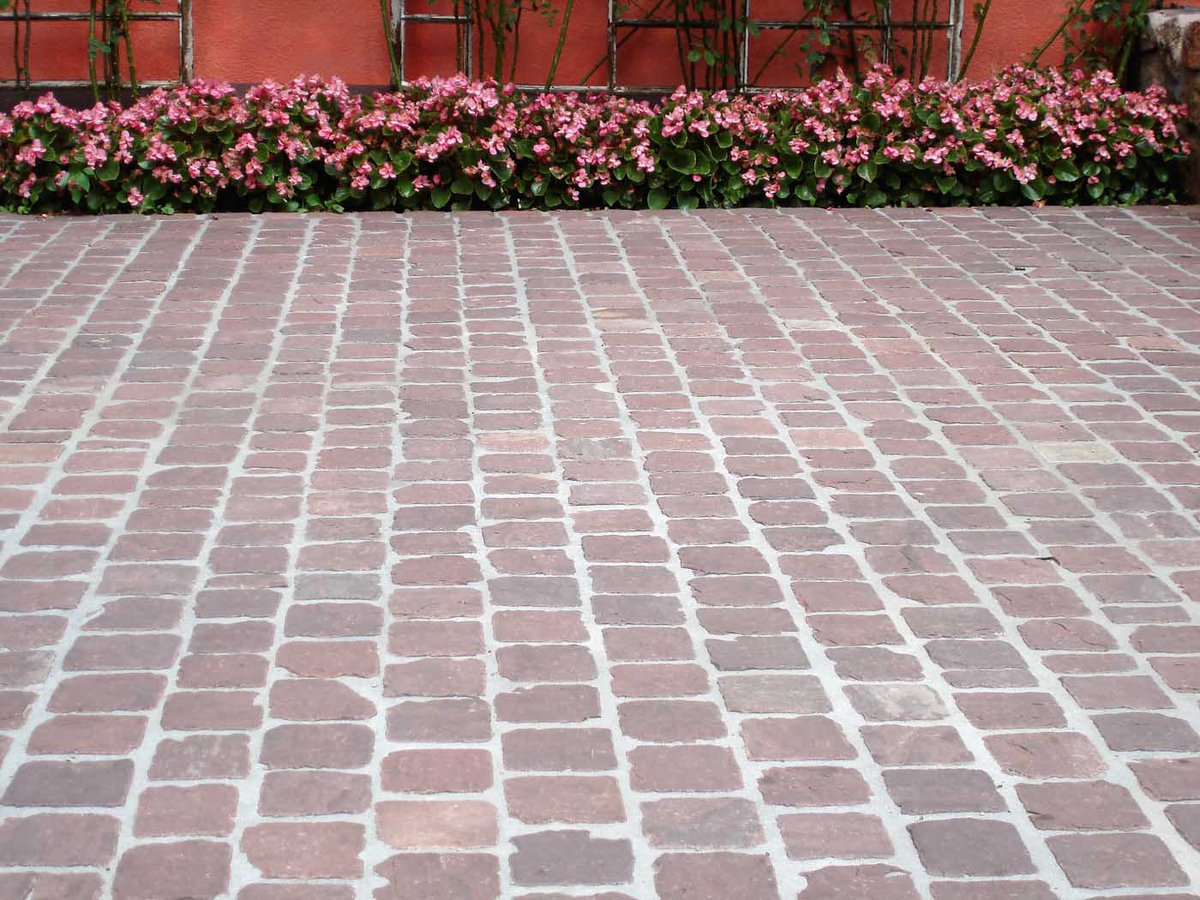 Gartengestaltung in Sandstein rot MHI NATURSTEIN & BAUSTOFFSERVICE GMBH