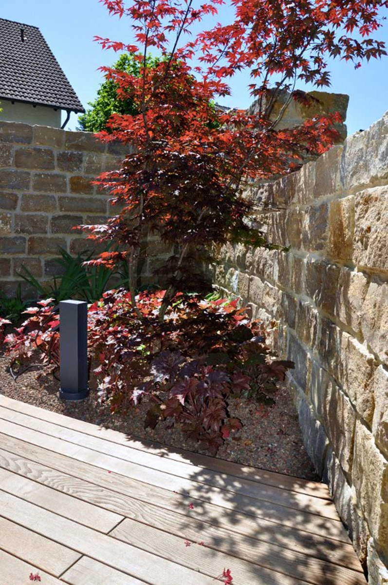 Gartengestaltung in terracotta-grau - MHI NATURSTEIN & BAUSTOFFSERVICE GMBH