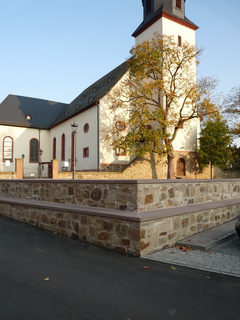 Kirchplatz MHI NATURSTEIN & BAUSTOFFSERVICE GMBH